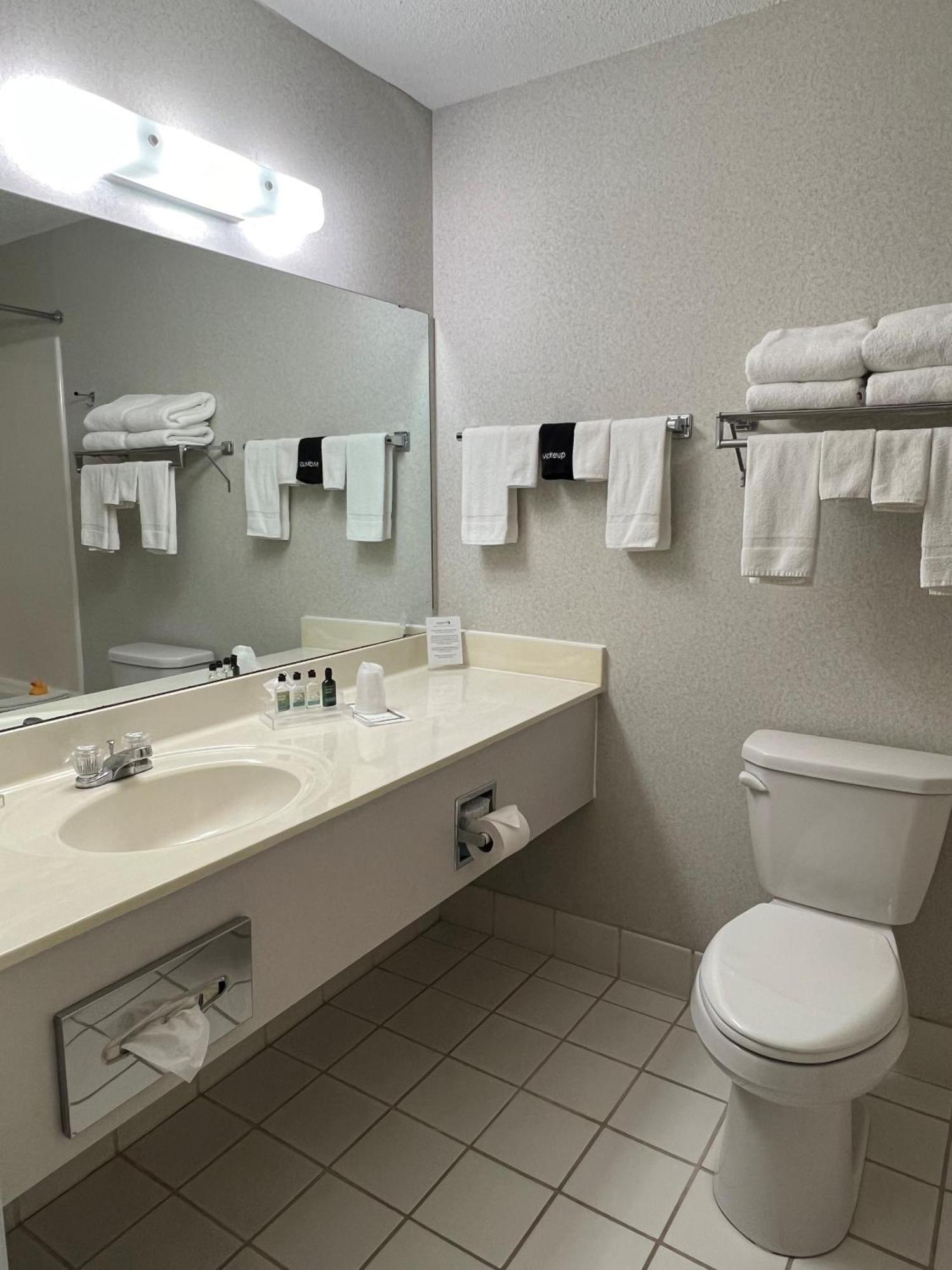 Country Inn Walker Ngoại thất bức ảnh