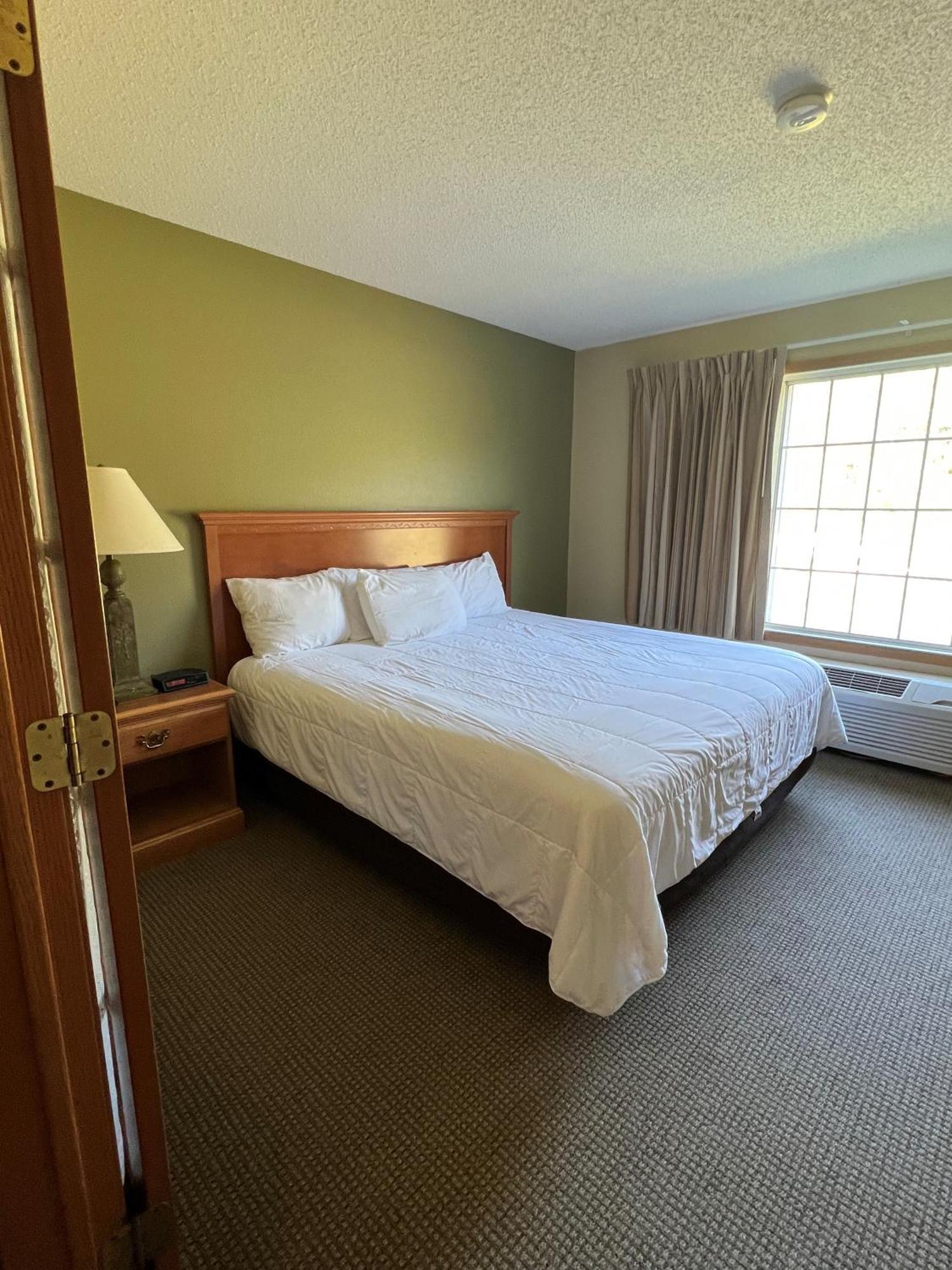 Country Inn Walker Ngoại thất bức ảnh