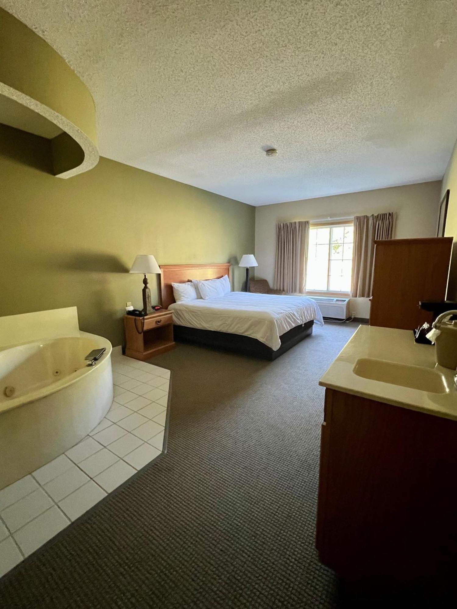 Country Inn Walker Ngoại thất bức ảnh